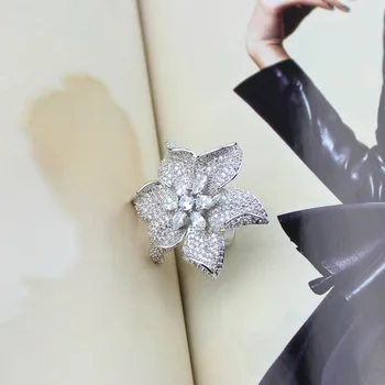 Novo luksuzno poročno zabavo obroč silver plated v velik cvet obliko ženske obroči vile nastavitev kristal in Kubičnih Cirkonij