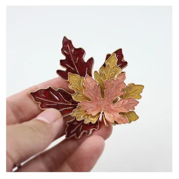 2019 Nove Evrope, zda modni veter zakonsko barve jesenskega listja, stereo spusti glaze maple leaf broška