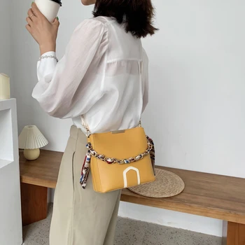 Dame Moda Sel Vrečko Verige okrašena torbici 2020 novo vedro vreča Žensk luksuzni design torba Dnevno crossbody vrečko