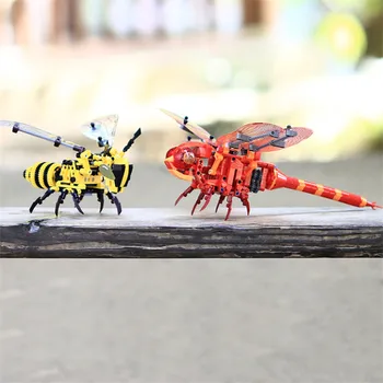 Simulirani insektov Čebel Rdeče Dragonfly gradniki Tehnika Živali mesto Opeke otroci gradnjo Igrače